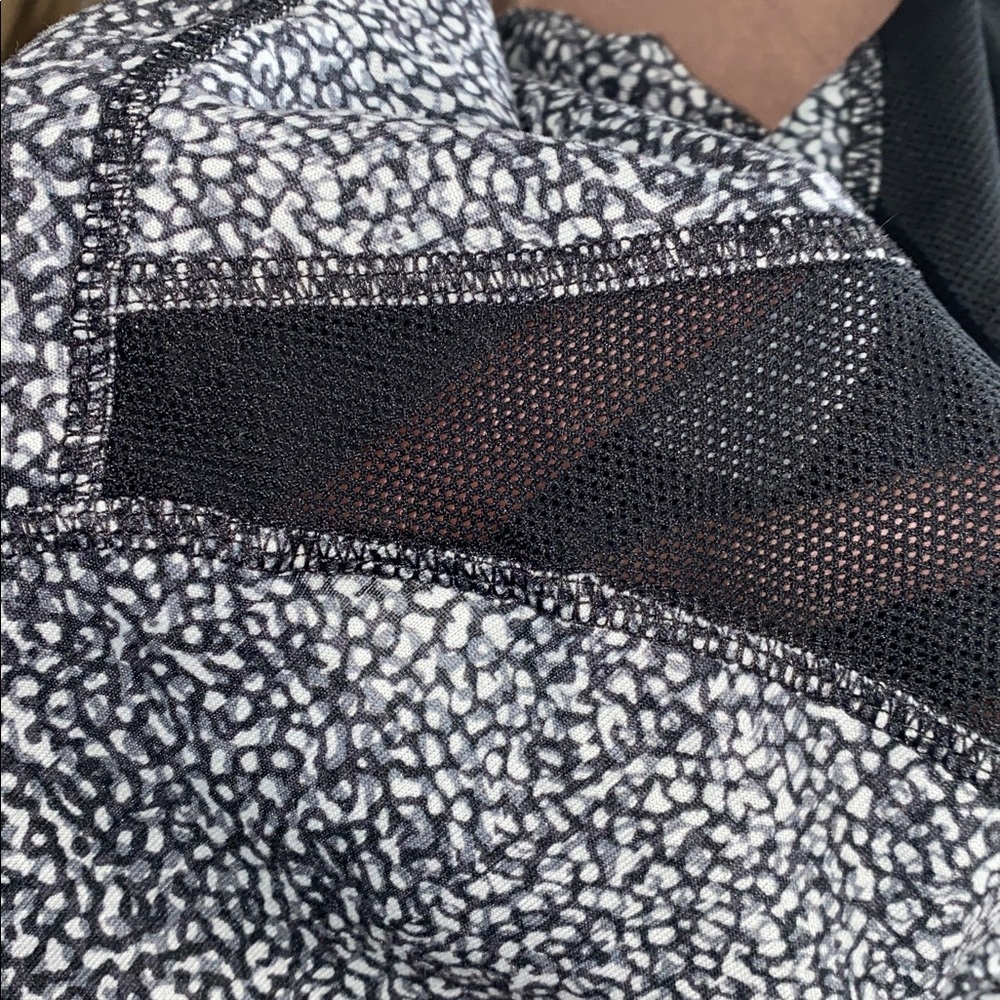 🎱Nike Dri FIT training tank top with speckled pattern & black mesh throughout! - Picture 10 of 11